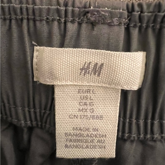 Women's Gray Cargo Pants - Picture 4 of 4